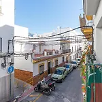Center E Apartment