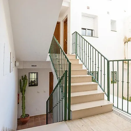 Center E Apartment *