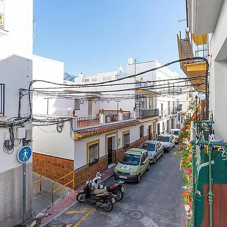 Center E Apartment