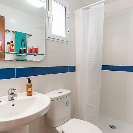Center E Apartment *